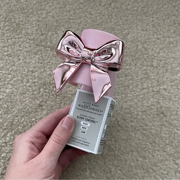 Bath & Body Works Pink Bow Scent Control Wallflower Plug - Picture 11 of 15